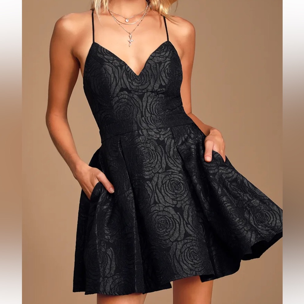 Lulus Loving is Easy Black Jacquard Pleated Skater Dress Size Med